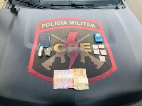 Catalão: CPE prende suspeito por tráfico de drogas; uma maquininha de cartão era usada para comercialização dos entorpecentes