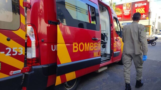 Mulher fica ferida após colisão entre moto e carro em Catalão