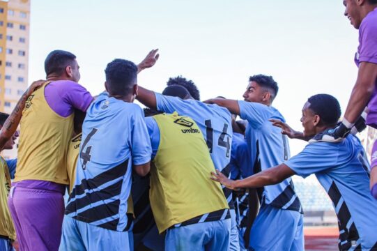 Em jogo de oito gols pelo Brasileirão Sub-20, Athlético-PR é superior e vence o Atlético-GO por 5x3 no Olímpico