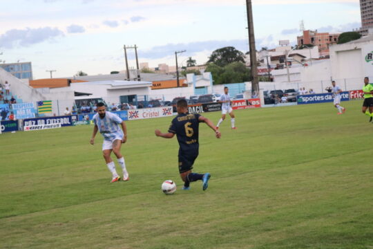 Crac vence a Aparecidense por 1 x 0, mas não se classifica à semifinal do Goianão 2023