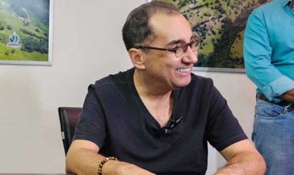 VÍDEO: "Pode contar comigo 100%", afirma o senador Jorge Kajuru ao fazer promessa para garantir recursos à Santa Casa de Misericórdia de Catalão