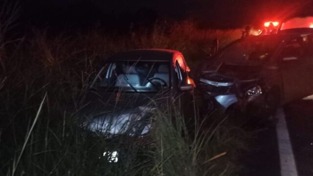 Cinco pessoas ficam feridas em acidente de trânsito na GO-330 entre Ouvidor e Três Ranchos