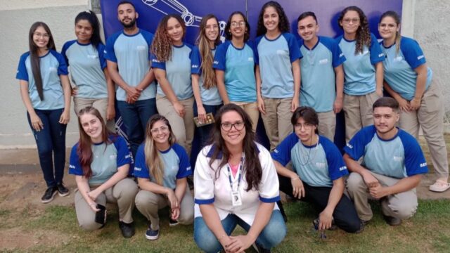 Alunos do SENAI realizam campanha para arrecadar ração para cães
