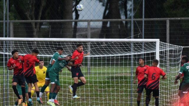 Goiás surpreende o líder Athlético-PR e volta a vencer no Brasileirão Sub-20, fora de casa