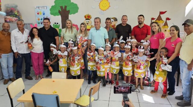 Em Ouvidor, Prefeitura entrega ovos de Páscoa para alunos e funcionários da rede de ensino