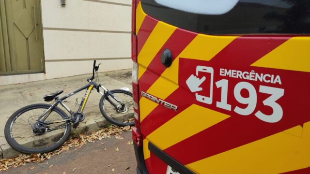 Catalão: Em descida, bicicleta trava pneu, ciclista cai e fica com ferimentos