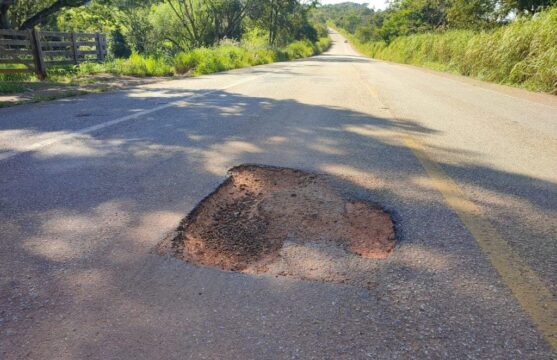 Operação tapa-buraco na GO-210 deve começar nesta semana, diz Goinfra