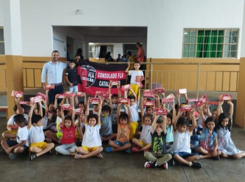Consulado Fla Catalão, realiza Campanha Solidária de Páscoa e doa 650 caixas de chocolates, em Catalão