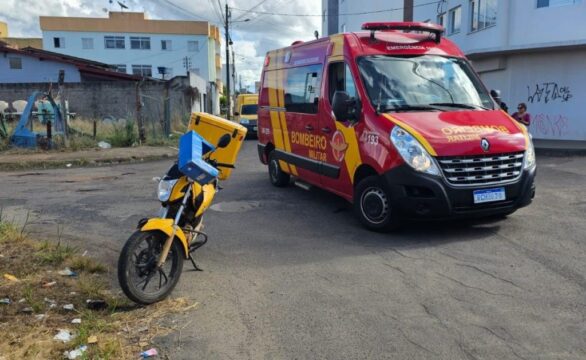 Para desviar de colisão, funcionário dos Correios fica ferido após cair de moto no Bairro Ipanema, em Catalão