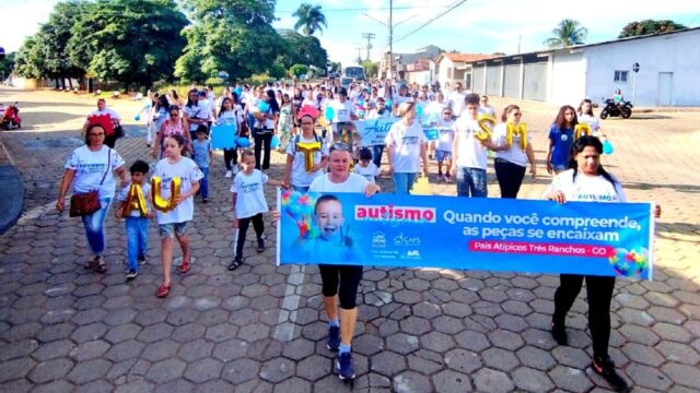 Três Ranchos realiza caminhada em prol da conscientização do Autismo