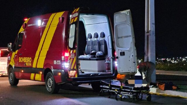 Motociclista sofre fratura no fêmur em acidente no bairro Primavera