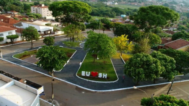 Concurso público em Santa Helena/GO oferece mais de 1.000 vagas com salário de até R$ 7.272,0