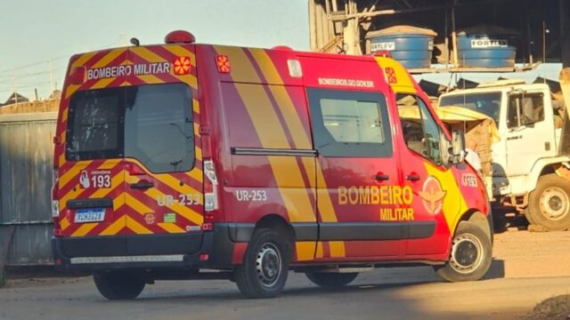 Jovem fica ferido após colisão entre moto e carro em Catalão