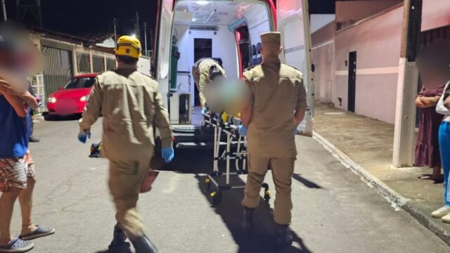 Mulher fica ferida após sofrer queda de moto em Catalão
