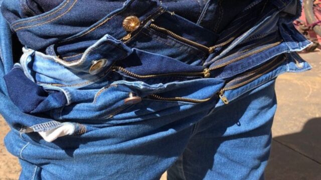 'Fashionista criminoso': ladrão é preso saindo de loja vestido com cinco calças e shorts em Monte Carmelo