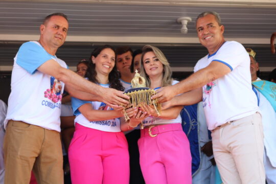 Entrega da Coroa marca encerramento da 82ª Festa em Louvor à Nossa Senhora do Rosário em Ouvidor