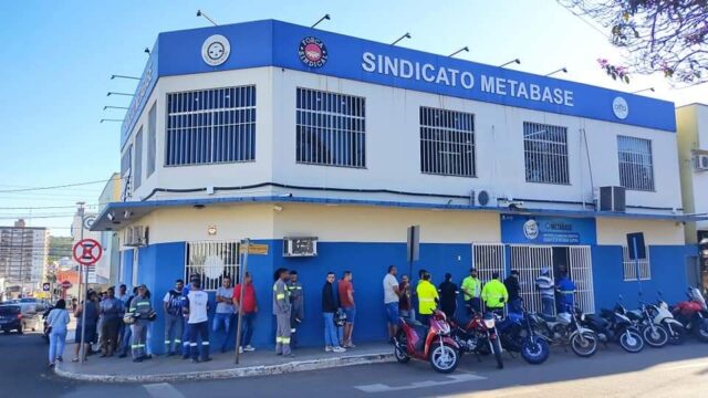 Em comemoração ao dia do trabalhador, o Sindicato Metabase entregou 700 subsídios de gás para os trabalhadores associados
