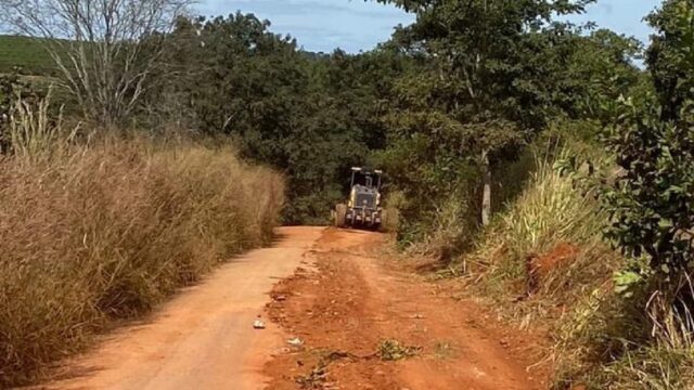 Recuperação de estradas vicinais do município de Ouvidor: Prefeitura investe no bem-estar dos produtores rurais