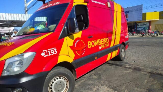 Colisão entre carro e moto deixa uma pessoa ferida no bairro Vila Chaud, em Catalão