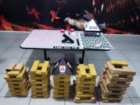Casal é preso com 126 barras de maconha, 990 comprimidos de ecstasy e arma em Uberlândia