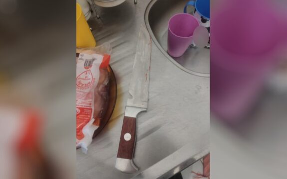 Homem mata a ex-mulher na frente do filho de 11 anos, diz polícia