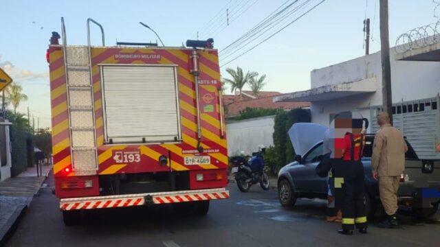Corpo de Bombeiros de Catalão é acionado para combater princípio de incêndio em veículo