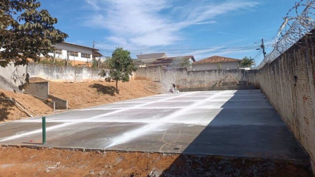 Obras do projeto Brincando na Quadra entram na fase final na escola José Sebba, em Catalão
