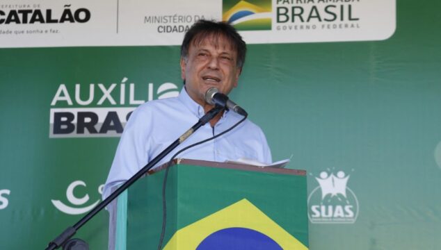 Prefeito de Catalão, Adib Elias é transferido para fazer cirurgia na coluna em Goiânia