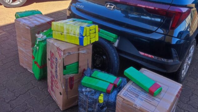 Dupla é presa transportando 250 kg de maconha dentro de carro na BR-050, em Uberlândia