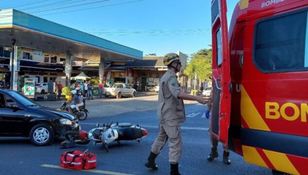 Acidente entre carro e moto deixa mulher ferida em Caldas Novas