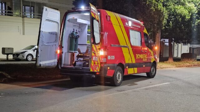 Acidente de trânsito: Entregador de Delivery fica ferido após colidir com carro, em Catalão