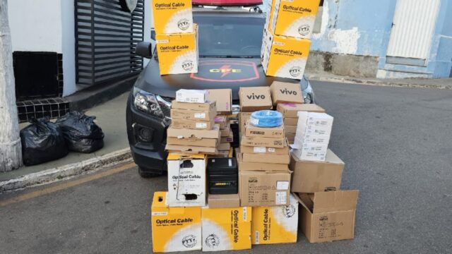 Dois indivíduos são presos suspeitos de envolvimento em furto de materiais de internet fibra ótica de provedor em Catalão