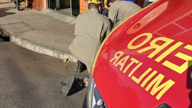 Motociclista fica ferido em acidente de trânsito no bairro Nossa Senhora de Fátima, em Catalão
