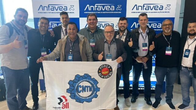 SIMECAT participa de importante evento sobre mobilidade elétrica no Brasil, promovido pela ANFAVEA