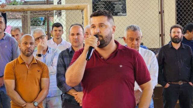 Vereador e presidente da Câmara de Ouvidor Vinicius Manoel, participa da entrega de Van para Secretaria de Saúde