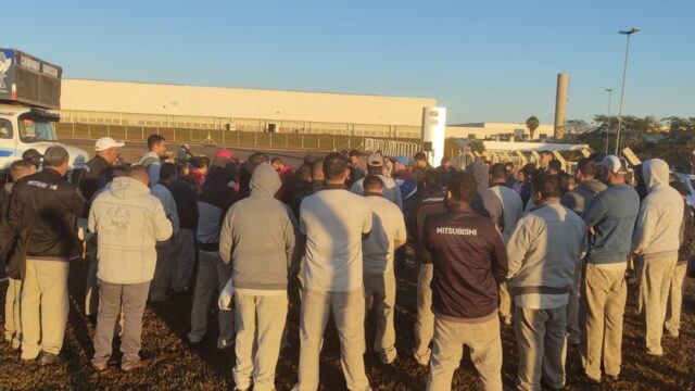 SIMECAT manifesta preocupação com queda nas vendas e suspensão de produção de várias montadoras