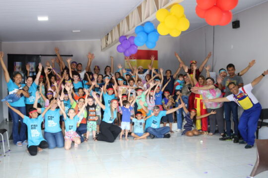 Igreja do Evangelho Quadrangular realiza "Tarde da Alegria" para comunidade do Bairro Jardim Paraíso, em Catalão; FOTOS
