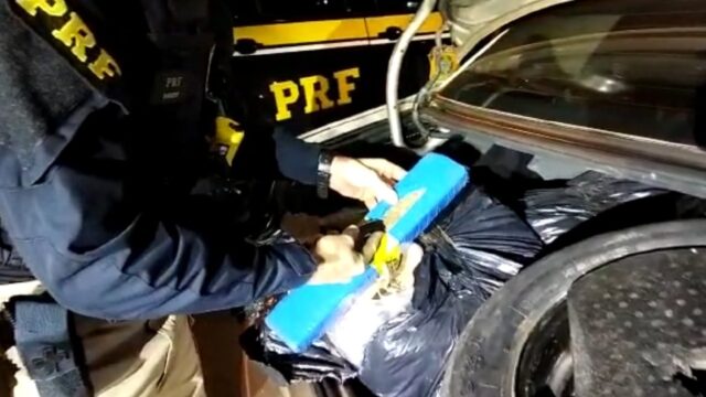 Homem é preso com mais de 120 kg de droga em rodovia goiana