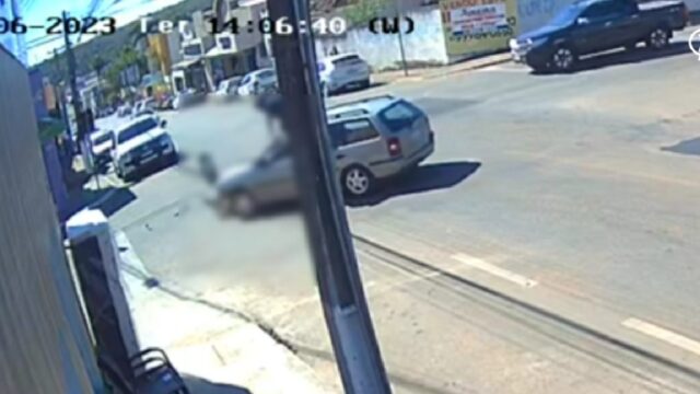 Câmeras de segurança registram dois acidentes em pouco mais de 24 horas em um cruzamento perigoso na cidade de Catalão; assista vídeo