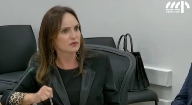 VÍDEO: Procuradora de Goiás lamenta salário de R$ 39 mil e diz que o usa apenas para “meus brincos, minhas pulseiras, meus sapatos”