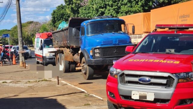 Homem morre atropelado por caminhão enquanto realizava coleta de lixo em Araguari