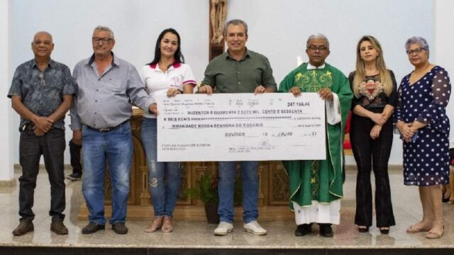 Casal de festeiros da 82ª Festa do Rosário de Ouvidor presta contas de arrecadação de R$ 247 mil em 2023