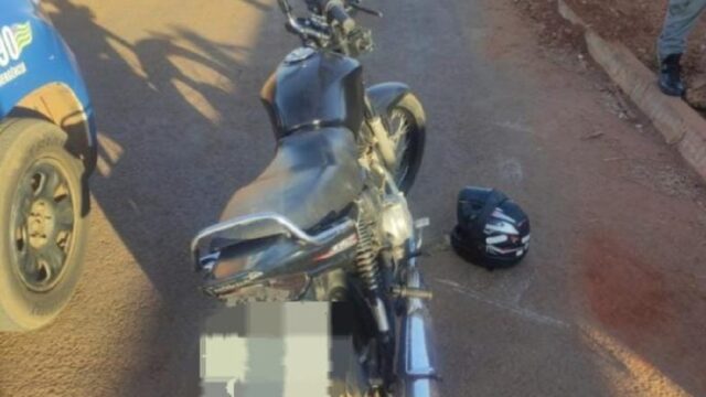 Equipe policial apreende motocicleta de leilão e conduz menor de idade à delegacia em Pires do Rio