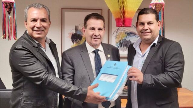 Prefeito Cebinha e vereadores de Ouvidor buscam recursos em Brasília para revitalização da Avenida Irapuã Costa Júnior