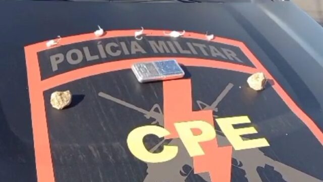 Em Catalão, CPE prende suspeito por tráfico de drogas e moto adulterada