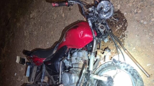 Motociclista morre após se envolver em acidente com caminhão na MG-190, em Monte Carmelo