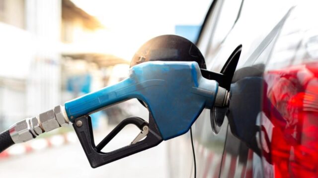 Petrobras reajusta em 7,12% preço da gasolina para distribuidoras