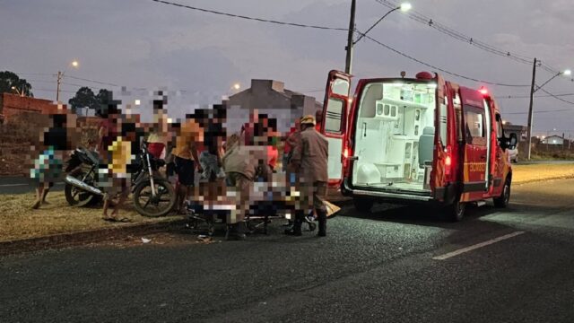 Mulher fica ferida após sofrer queda de moto, em Catalão