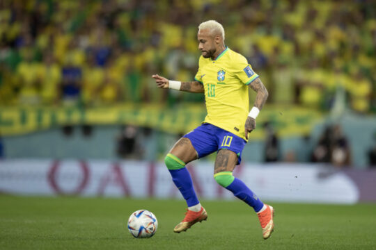 Neymar assina contrato com o Al-Hilal, da Arábia Saudita