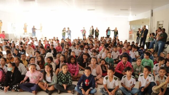 Projeto Itinerante "Monet à Beira D’Água" leva arte à escola pública de Goiandira